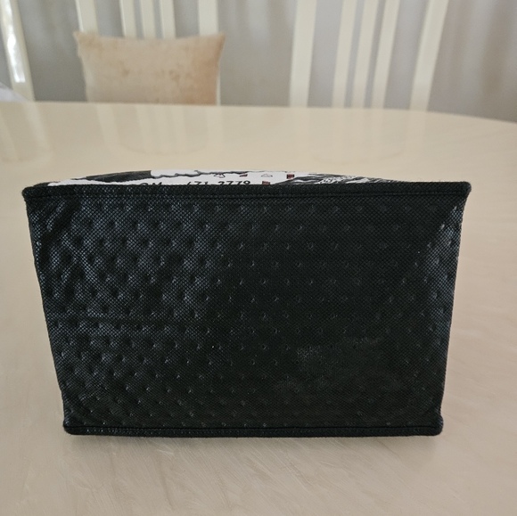 Insulated lunch bag in cute animated sushi design - Picture 4 of 5